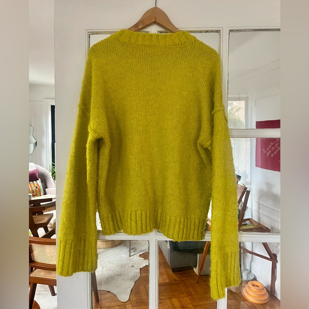 Topshop knitted relaxed crew neck exposed seam sweater in green/bright yellow - Picture 4 of 6